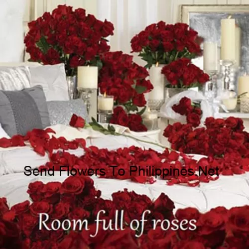 Notre salle remplie de roses comporte de nombreux arrangements de roses rouges - Le nombre total de roses dans le package est de 1000